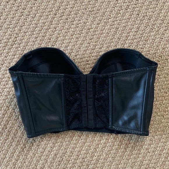 Black leather Victoria’s Secret Corset - Picture 2 of 4